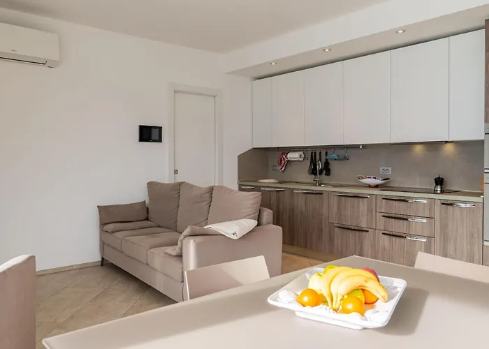 Gelsomino - Gla125 By Interhome ג'רה לאריו